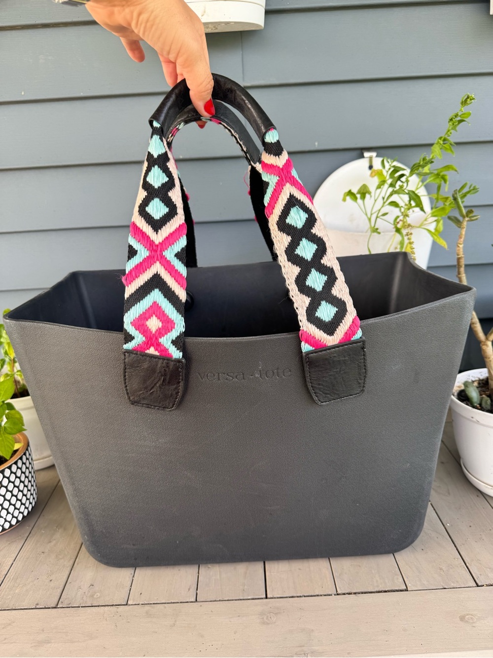 Versa Tote• Black Tote with Pink & Aqua Geometric Straps
